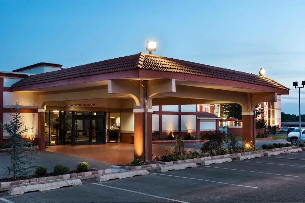 Broadway Inn & Suites Oklahoma City Exterior photo